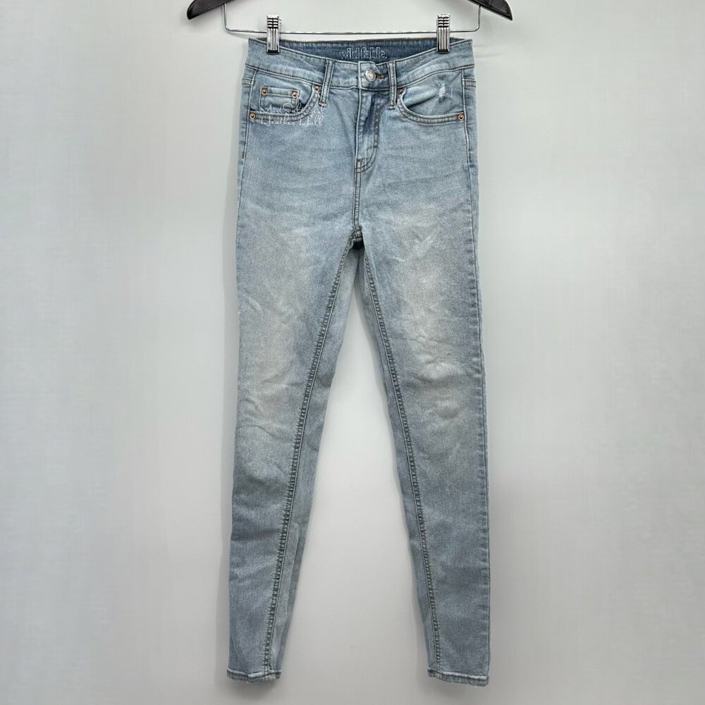 Wild Fable Light Wash Lightly Distressed Skinny Jeans Size 0
